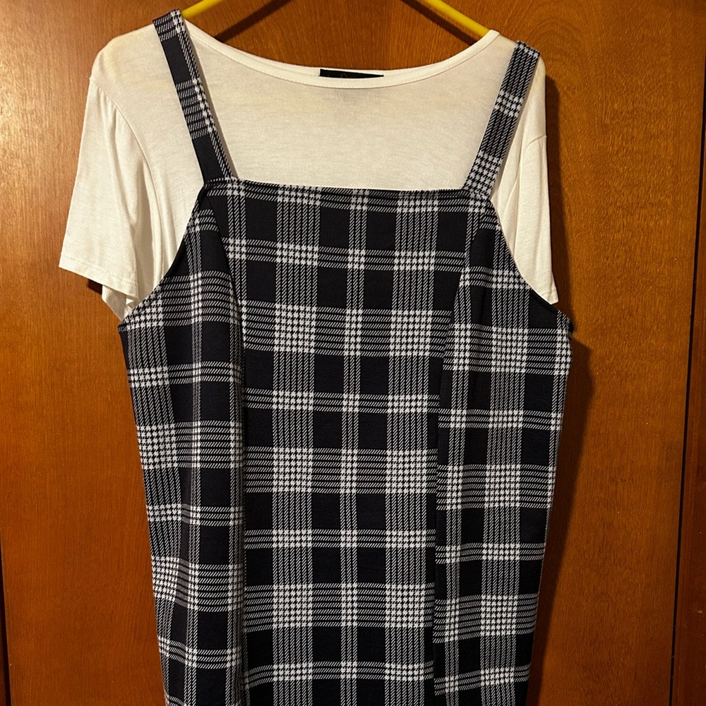 Coco and Shay Plus 1XL Plaid Dress